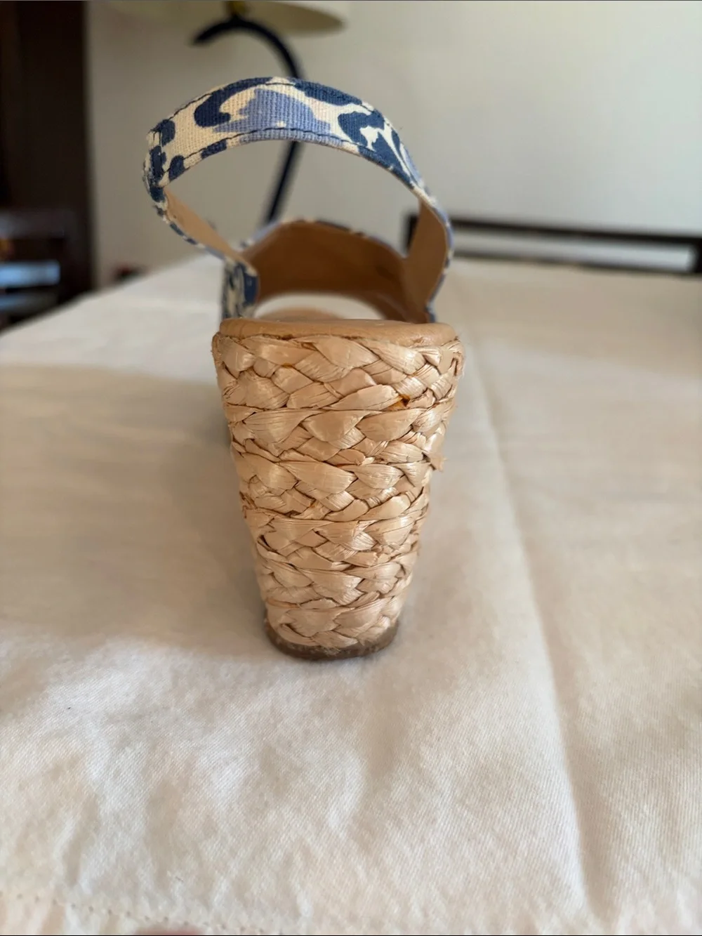 Women’s Chinese Laundry Blue Ikat Canvas Slingback Heels Sz 8.5
